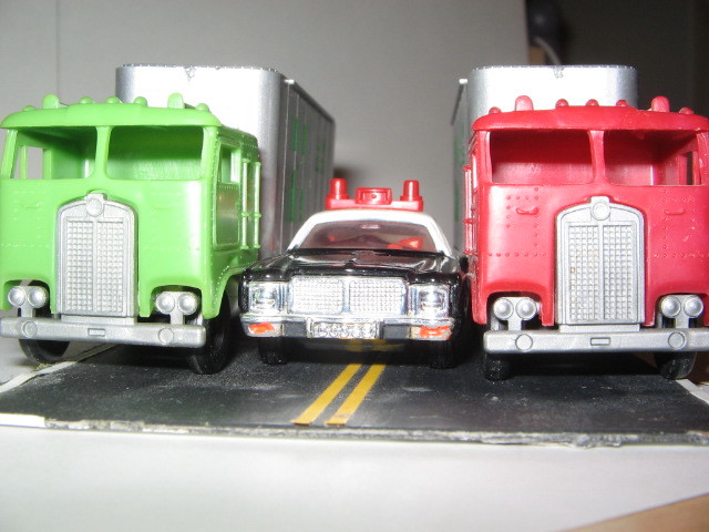  tyco convoy with tomica dodge coronet police car tyco convoy sandwhich
