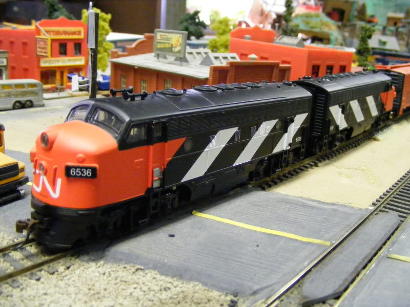 Model power metal train 2025