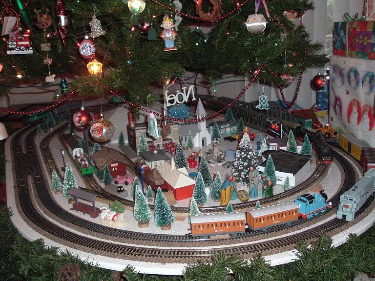 Nice Ho trains christmas Ramon